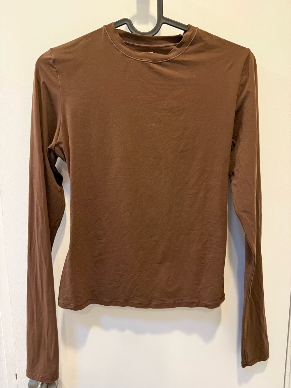 SKIMS FITS EVERYBODY LONG SLEEVE T-SHIRT - COCOA